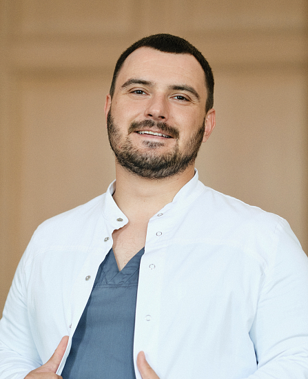 Лившиц Михаил Владимирович, Заведующий кабинетом рентгенохирургических методов диагностики и лечения - врач по рентгенэндоваскулярным диагностике и лечению